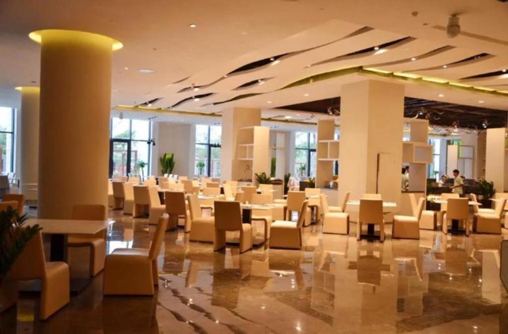 Wyndham Garden Hotel Lingshui  Exterior photo
